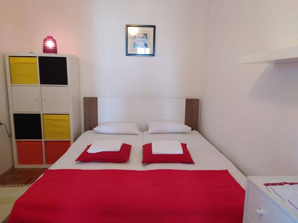 Apartments Ljerka Стара Новаля Екстер'єр фото