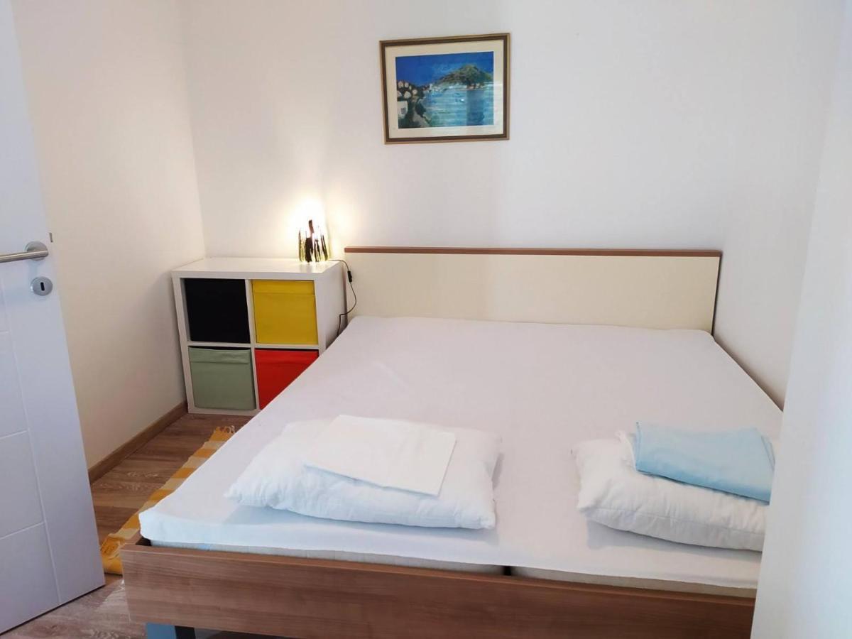Apartments Ljerka Стара Новаля Екстер'єр фото